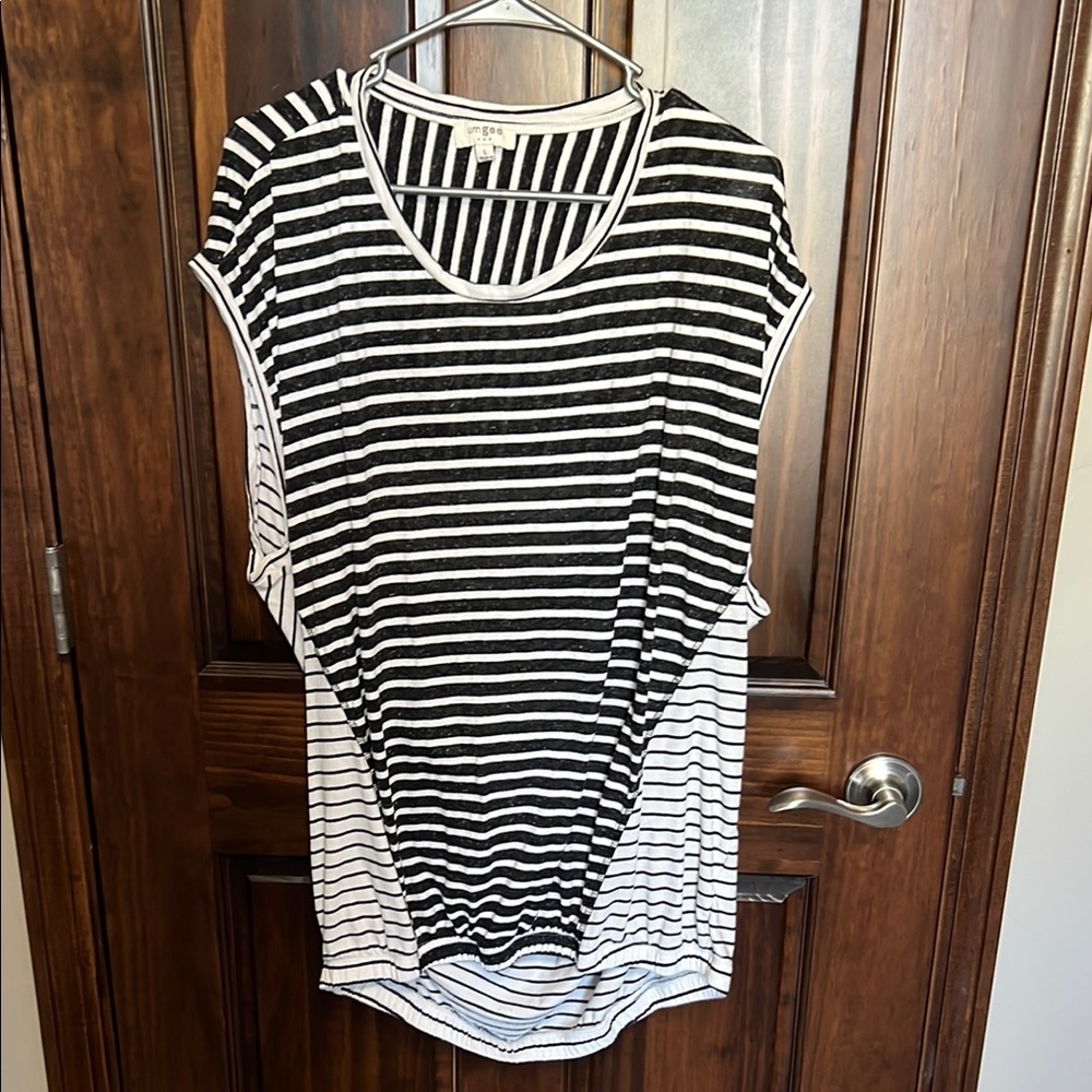 Umgee Asymmetrical Black and White Tee